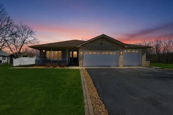 $349,500 | 1549 Wayne Drive, Crete, IL 60417