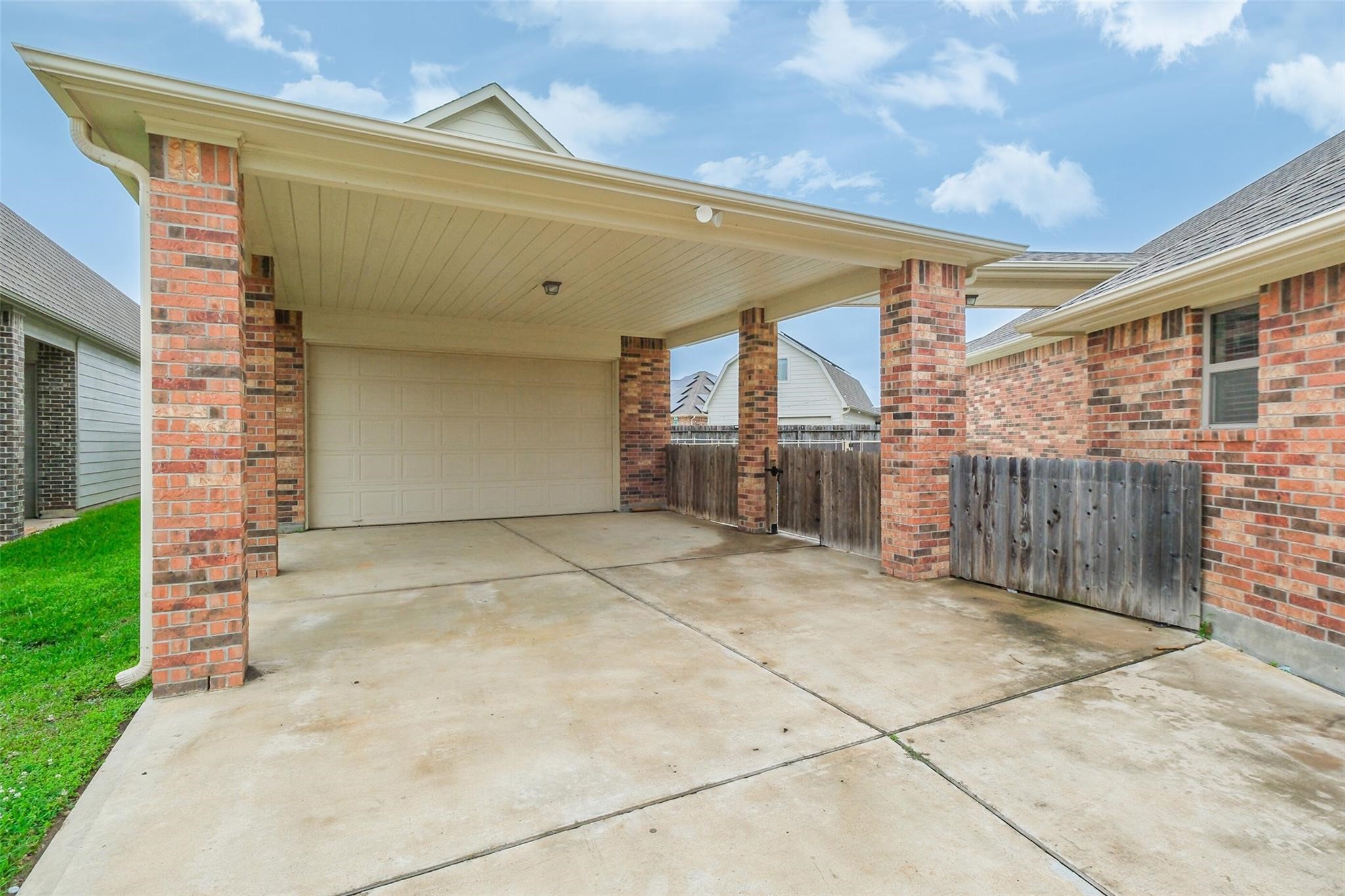 6811 Gonzales Point Manvel, TX 77578 - Photo 4 of 26