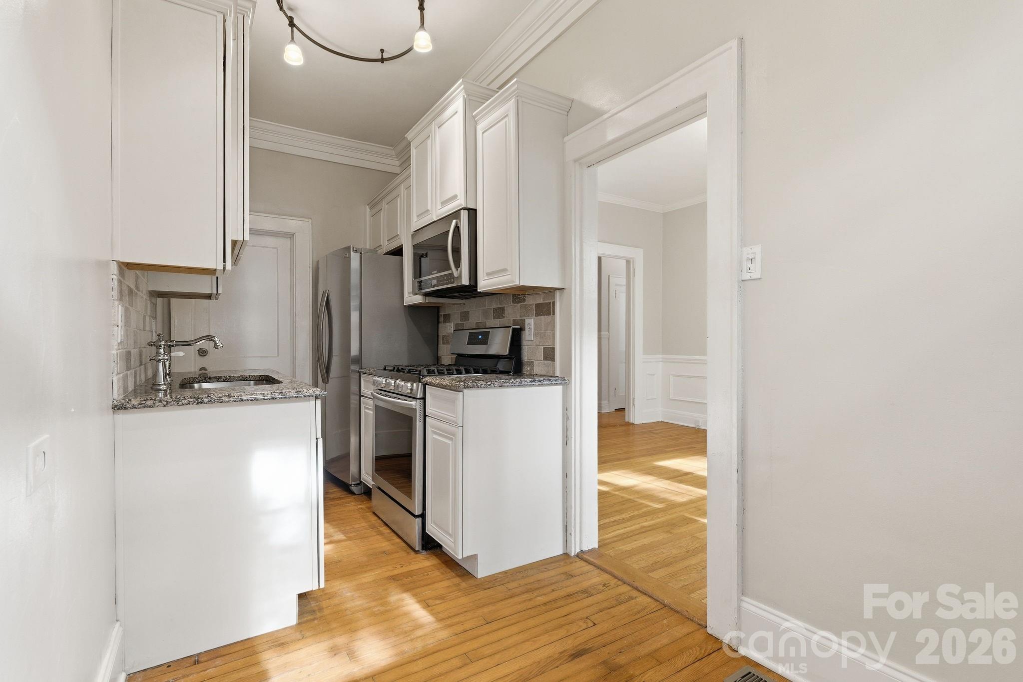916 Bromley Road Charlotte, NC 28207 - Photo 7 of 45