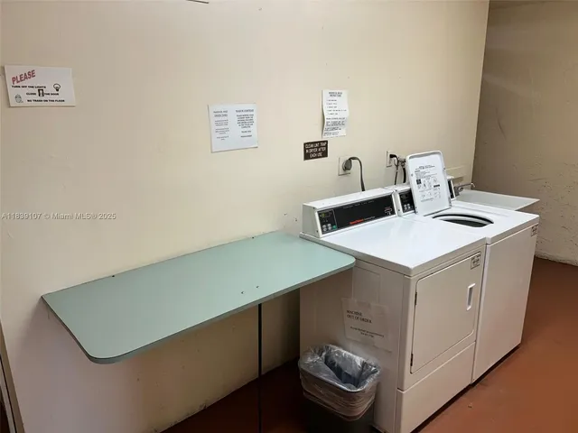 a view of a tennis court