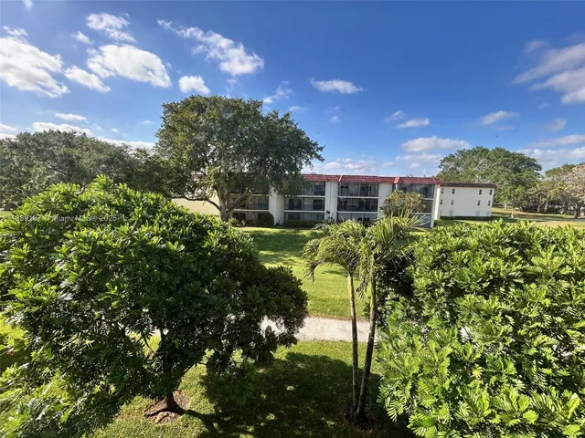 $150,000 | 371 South Hollybrook Drive, Unit 308, Pembroke Pines, FL 33025