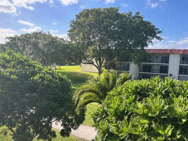 $150,000 | 371 South Hollybrook Drive, Unit 308, Pembroke Pines, FL 33025