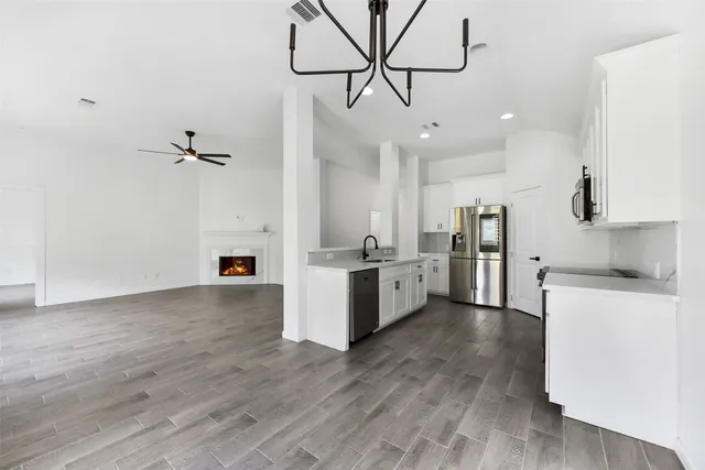 $2,600 | 13021 Castlewind Lane, Pearland, TX 77584