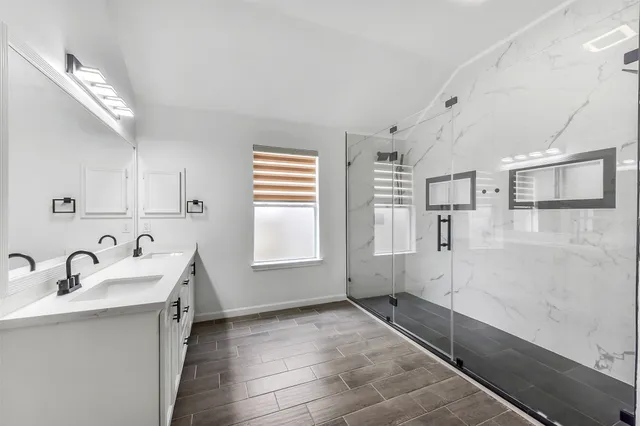 $2,600 | 13021 Castlewind Lane, Pearland, TX 77584