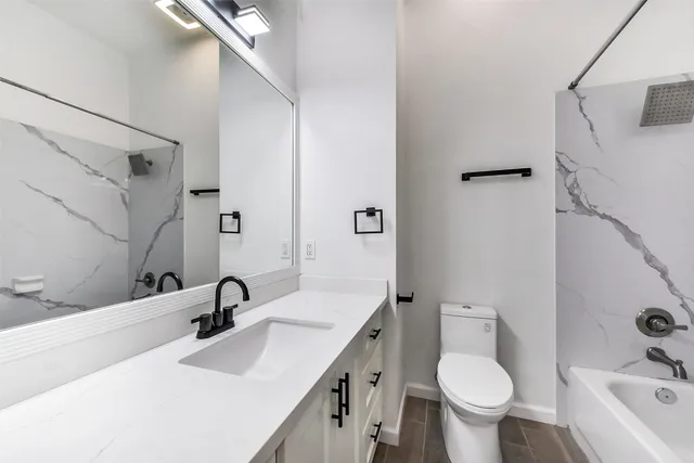 $2,600 | 13021 Castlewind Lane, Pearland, TX 77584