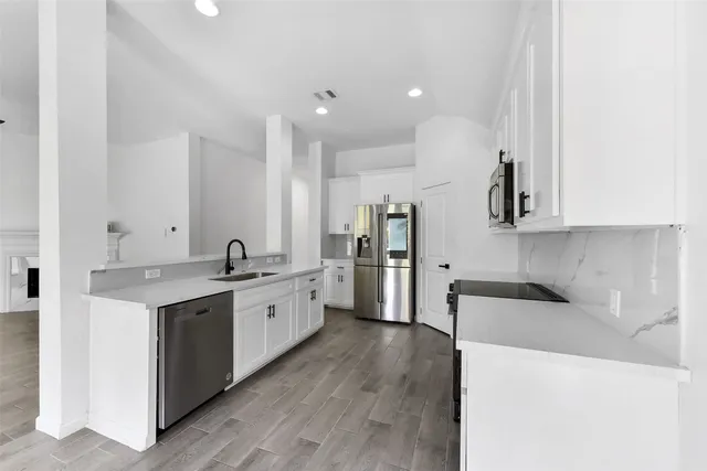 $2,600 | 13021 Castlewind Lane, Pearland, TX 77584