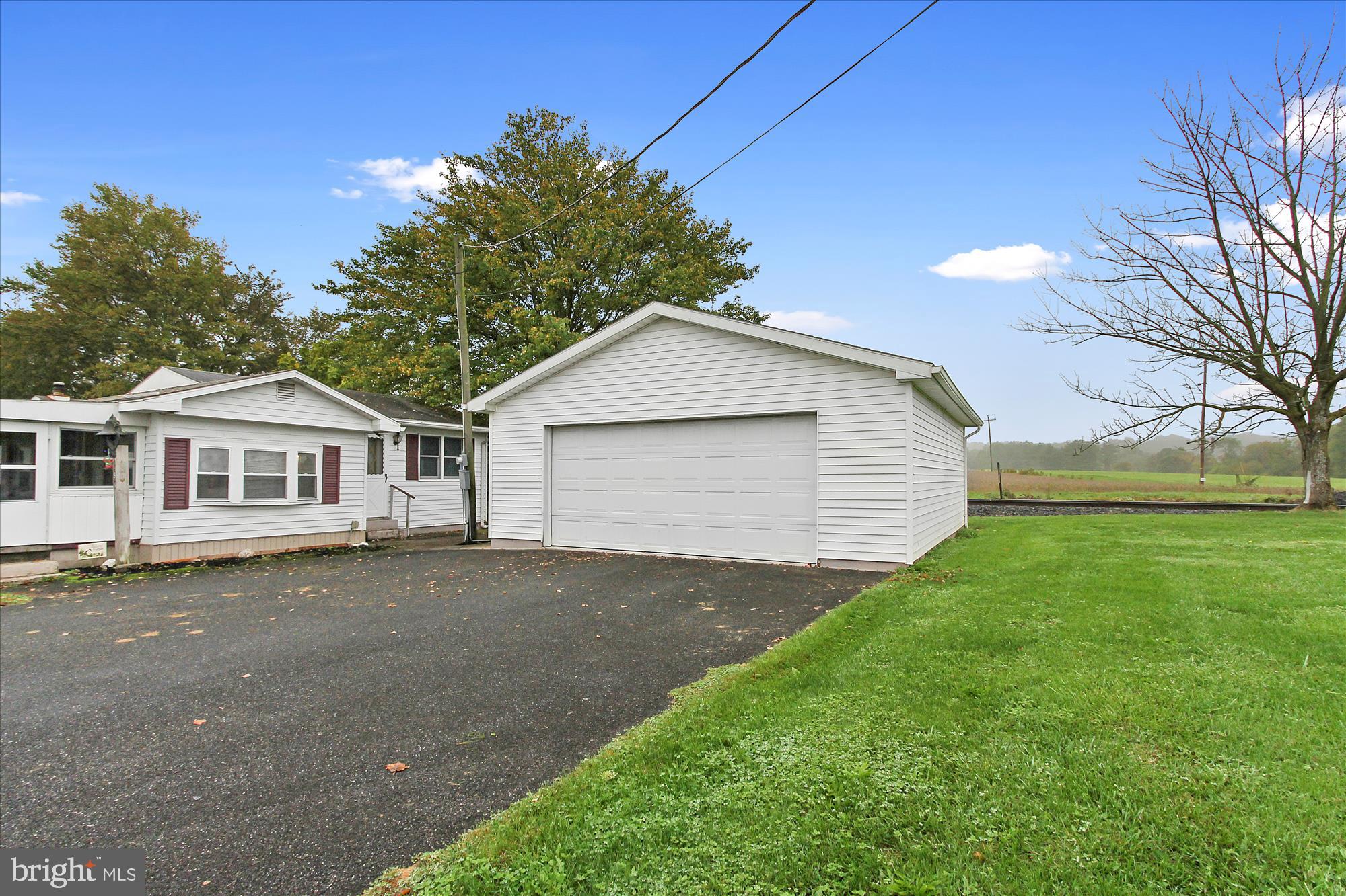 190 Guernsey Road Biglerville, PA 17307 - Photo 3 of 28 Two-car detached garage