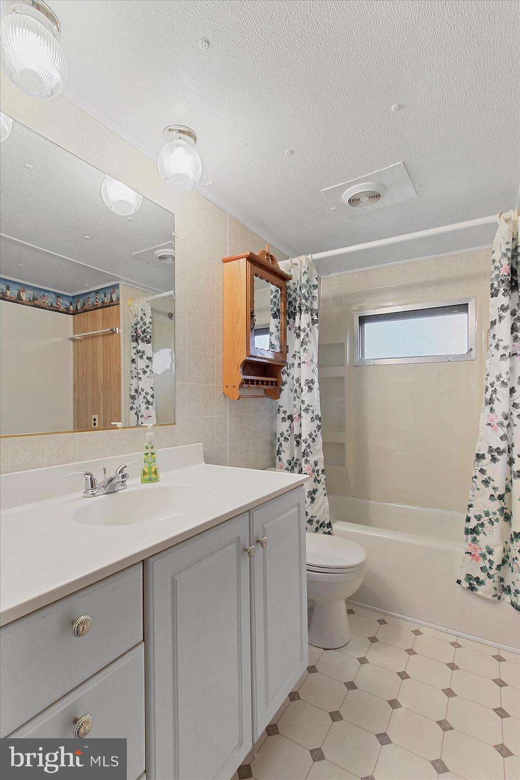 190 Guernsey Road Biglerville, PA 17307 - Photo 21 of 28 Main Bath
