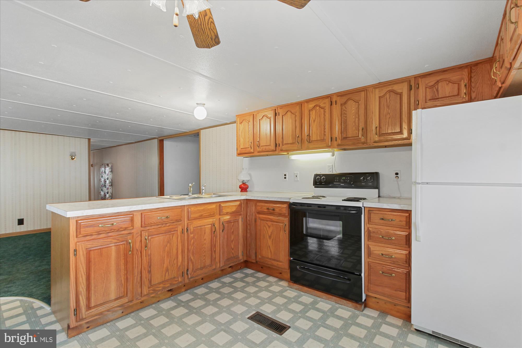 190 Guernsey Road Biglerville, PA 17307 - Photo 4 of 28 Kitchen