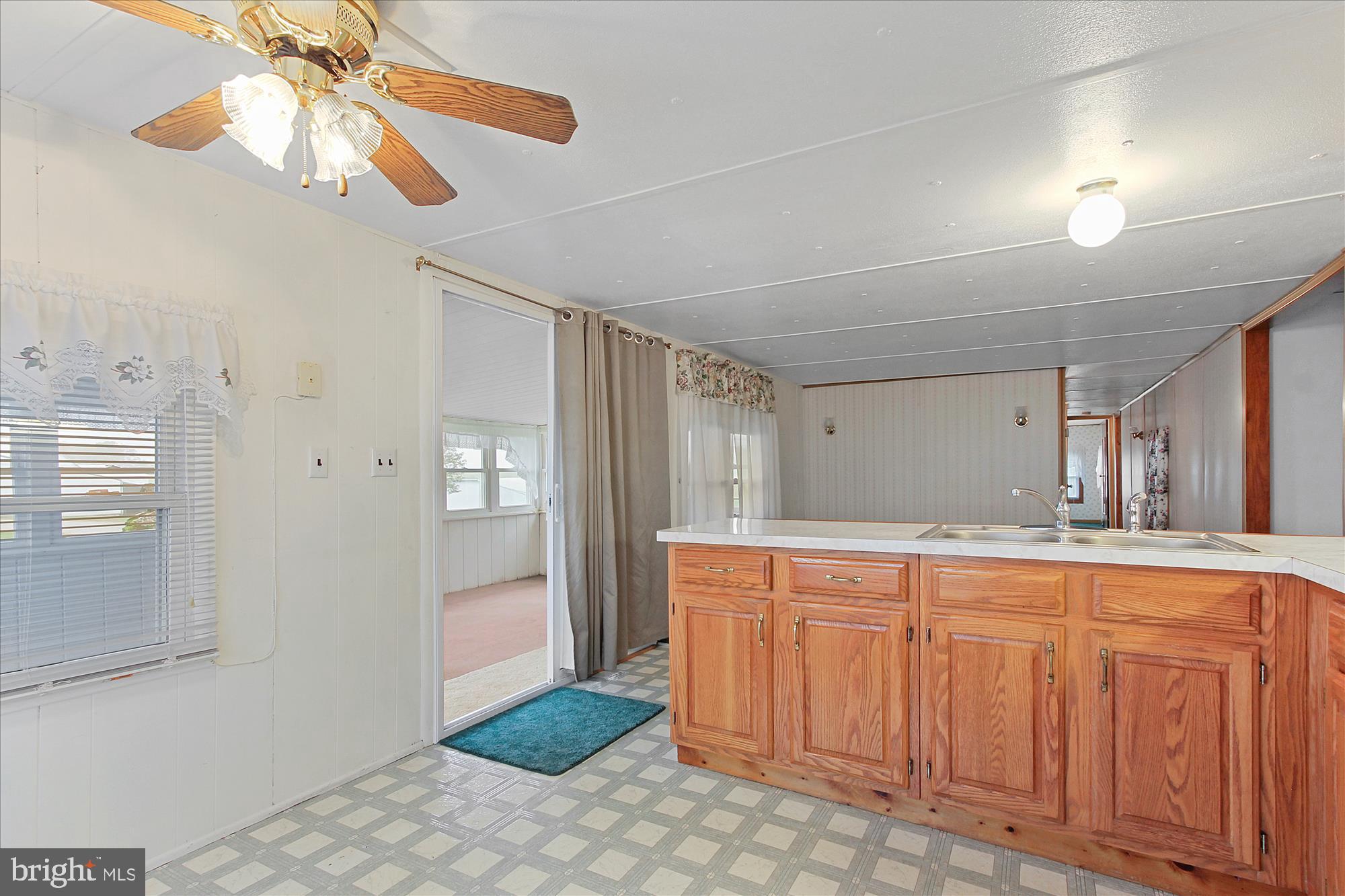 190 Guernsey Road Biglerville, PA 17307 - Photo 5 of 28 Eat-in Kitchen