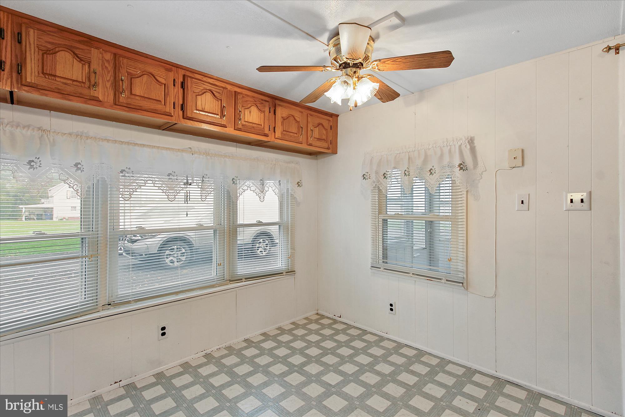 190 Guernsey Road Biglerville, PA 17307 - Photo 7 of 28 Vinyl Flooring
