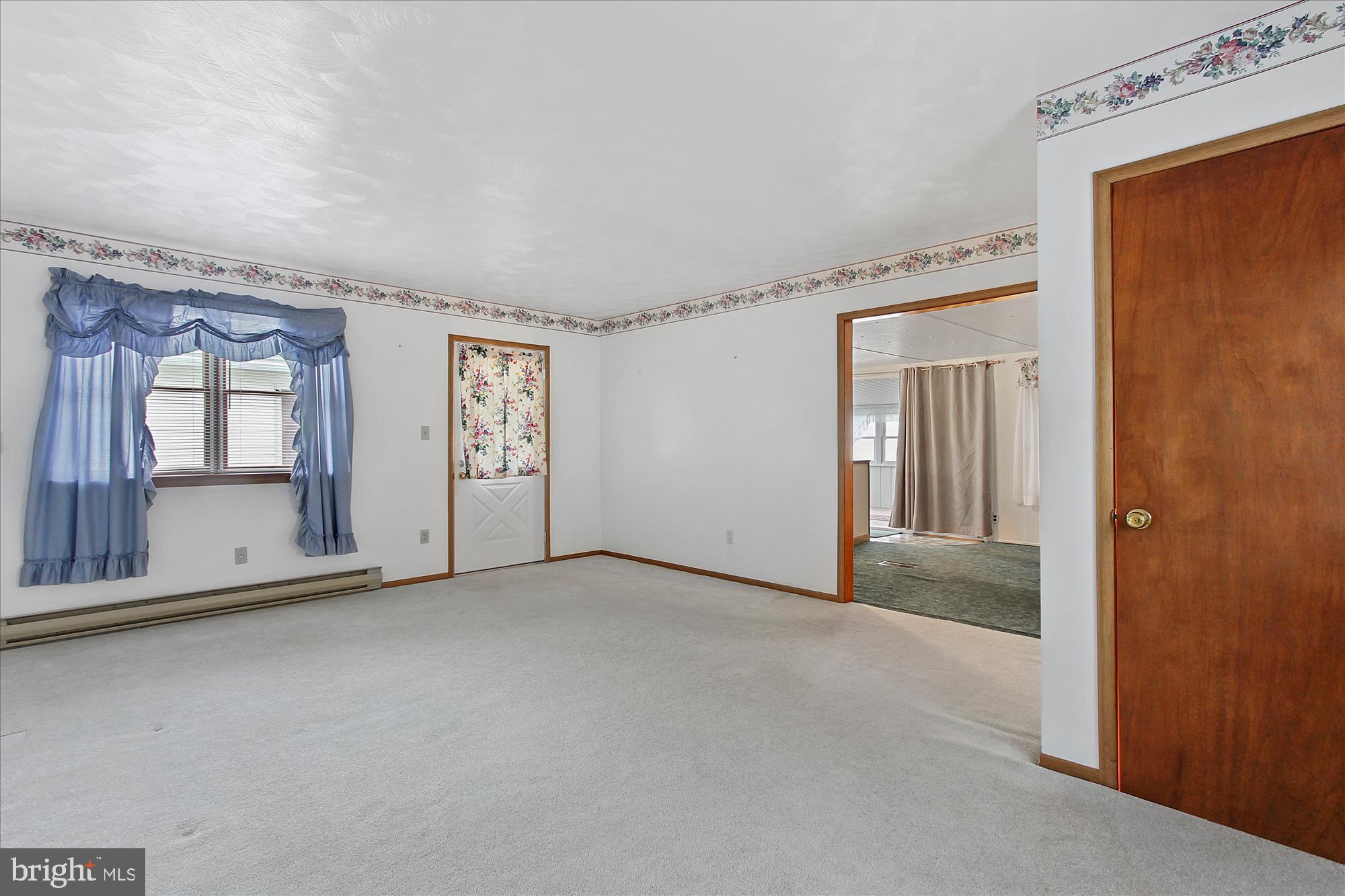 190 Guernsey Road Biglerville, PA 17307 - Photo 10 of 28 Living Room