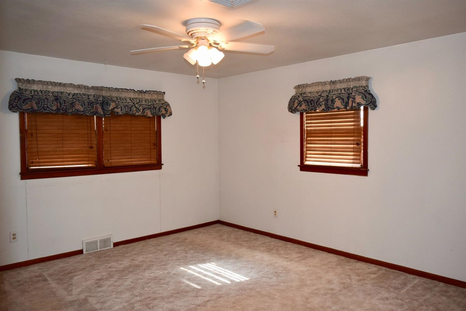 1109 Avenue East Ralls, TX 79357 - Photo 20 of 33 Photo 20