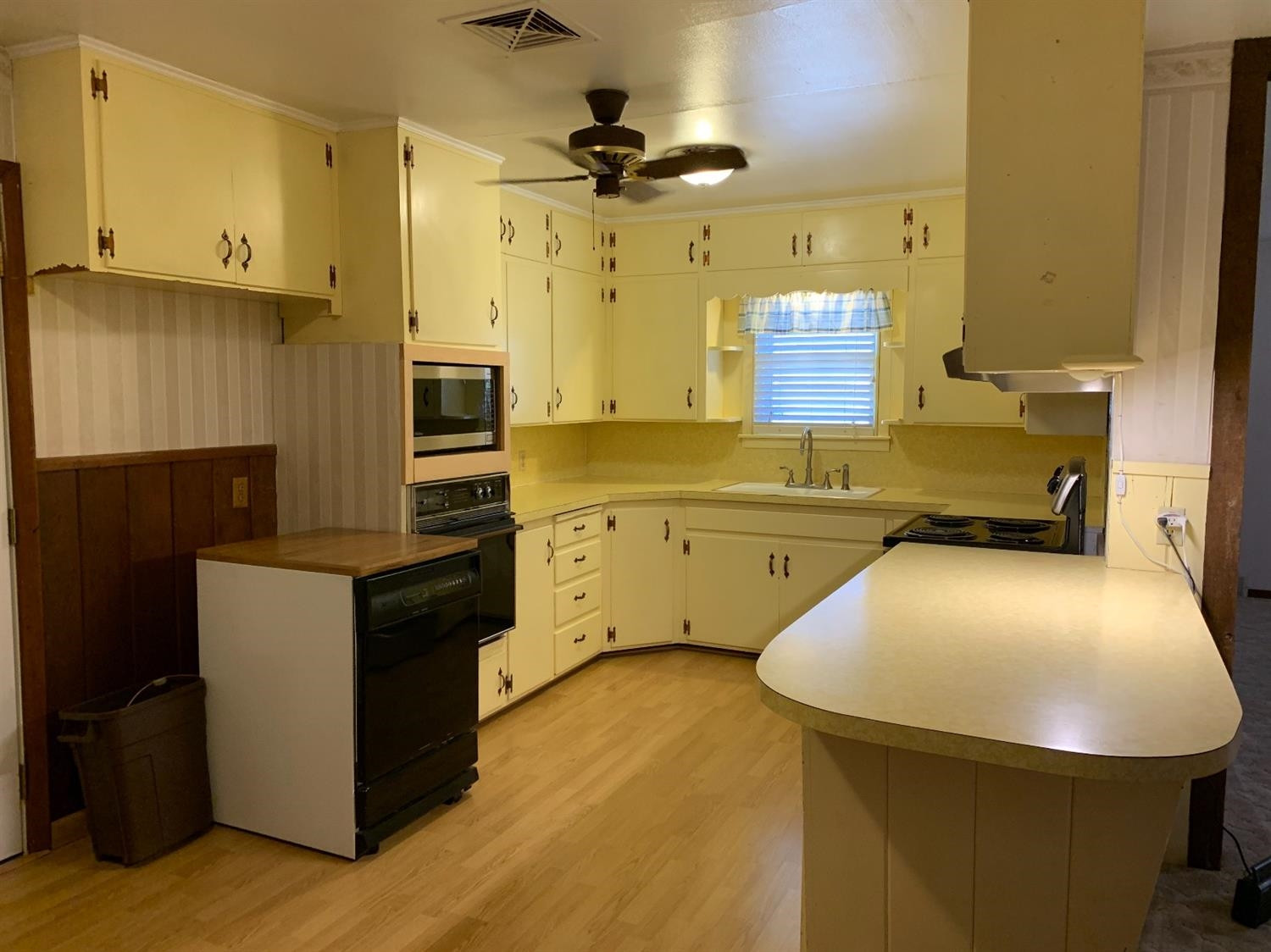1109 Avenue East Ralls, TX 79357 - Photo 8 of 33 Photo 8