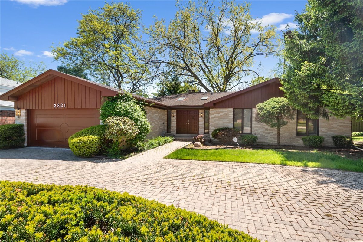 2821 Covert Road Glenview, IL 60025 - Photo 2 of 28