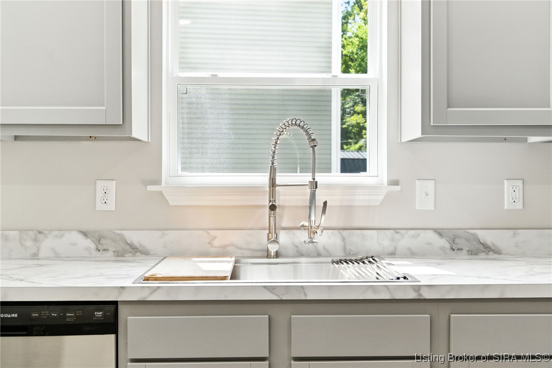 306 Taff Street Charlestown, IN 47111 - Photo 14 of 36