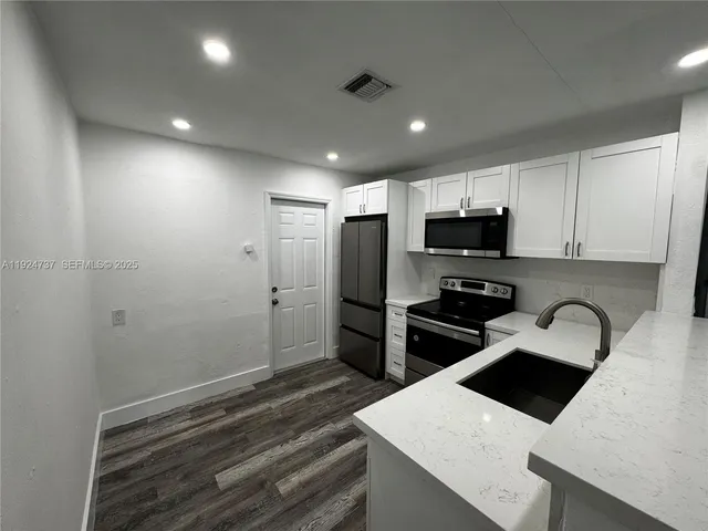 $725,000 | 2030 Taylor Street, Hollywood, FL 33020