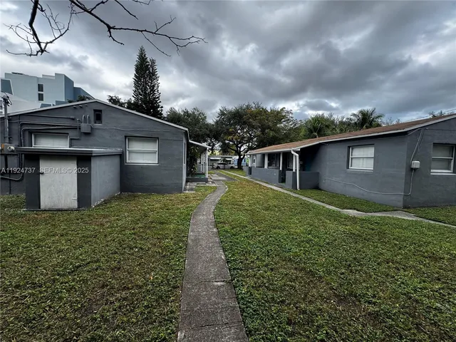 $725,000 | 2030 Taylor Street, Hollywood, FL 33020