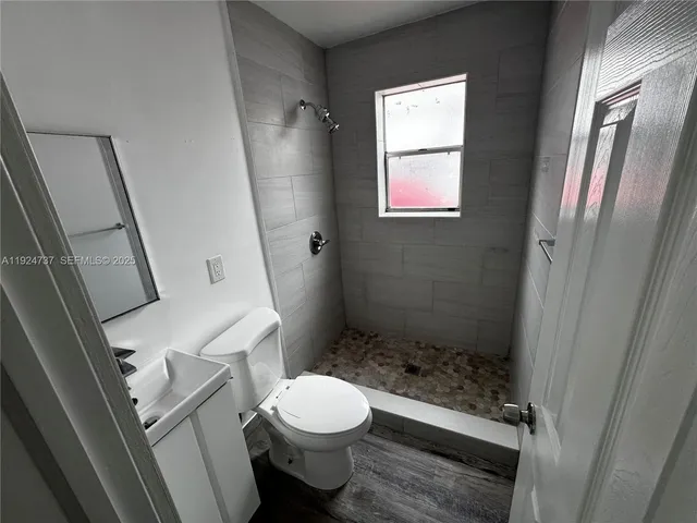 $725,000 | 2030 Taylor Street, Hollywood, FL 33020