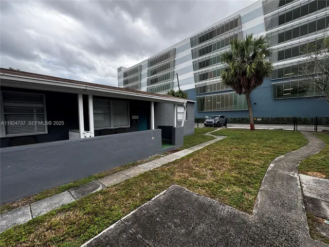 $725,000 | 2030 Taylor Street, Hollywood, FL 33020