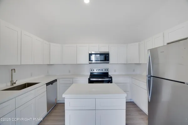 $2,075 | 9161 Brandywine Drive, Tobyhanna, PA 18466