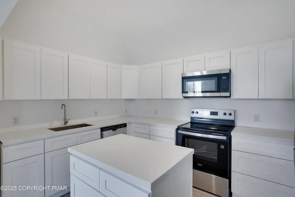 $2,075 | 9161 Brandywine Drive, Tobyhanna, PA 18466