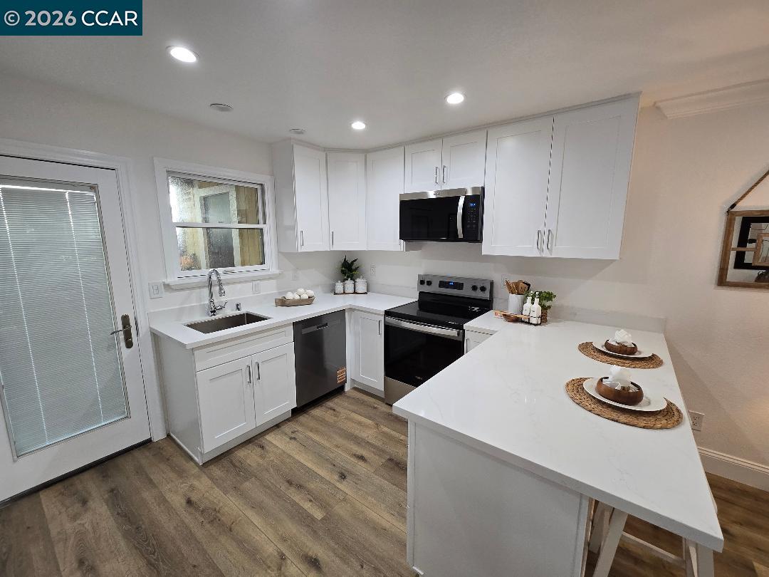 1520 Schenone Court, Unit 15 Concord, CA 94521 - Photo 4 of 19