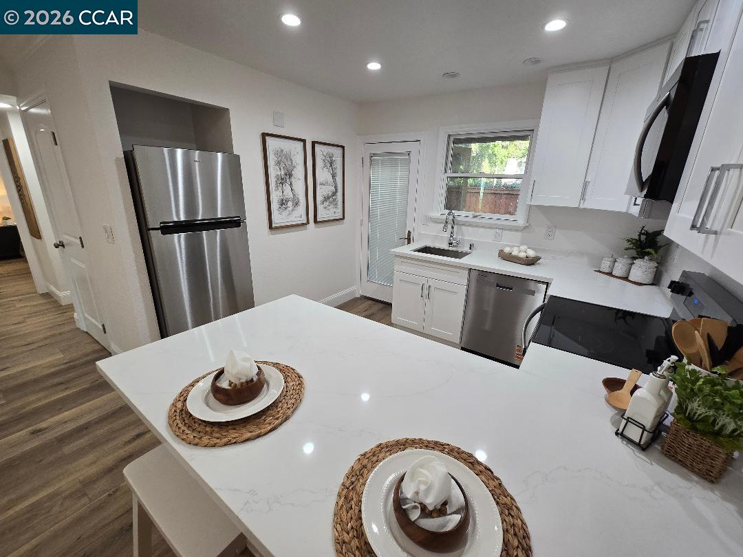 1520 Schenone Court, Unit 15 Concord, CA 94521 - Photo 5 of 19