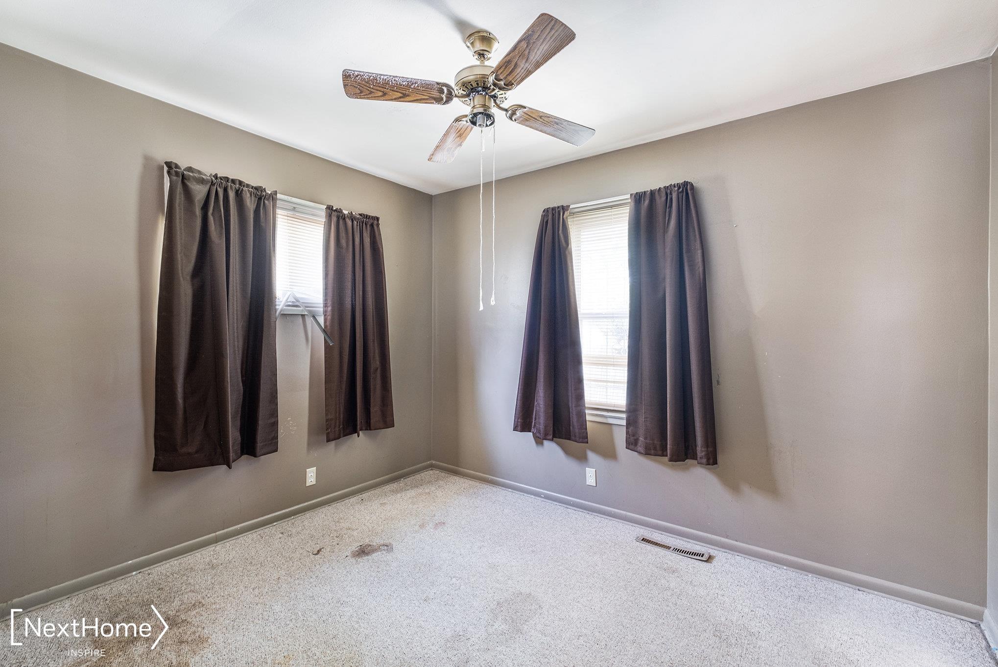 822 West Hemphill Road Flint, MI 48507 - Photo 10 of 19 50118192-9.JPG