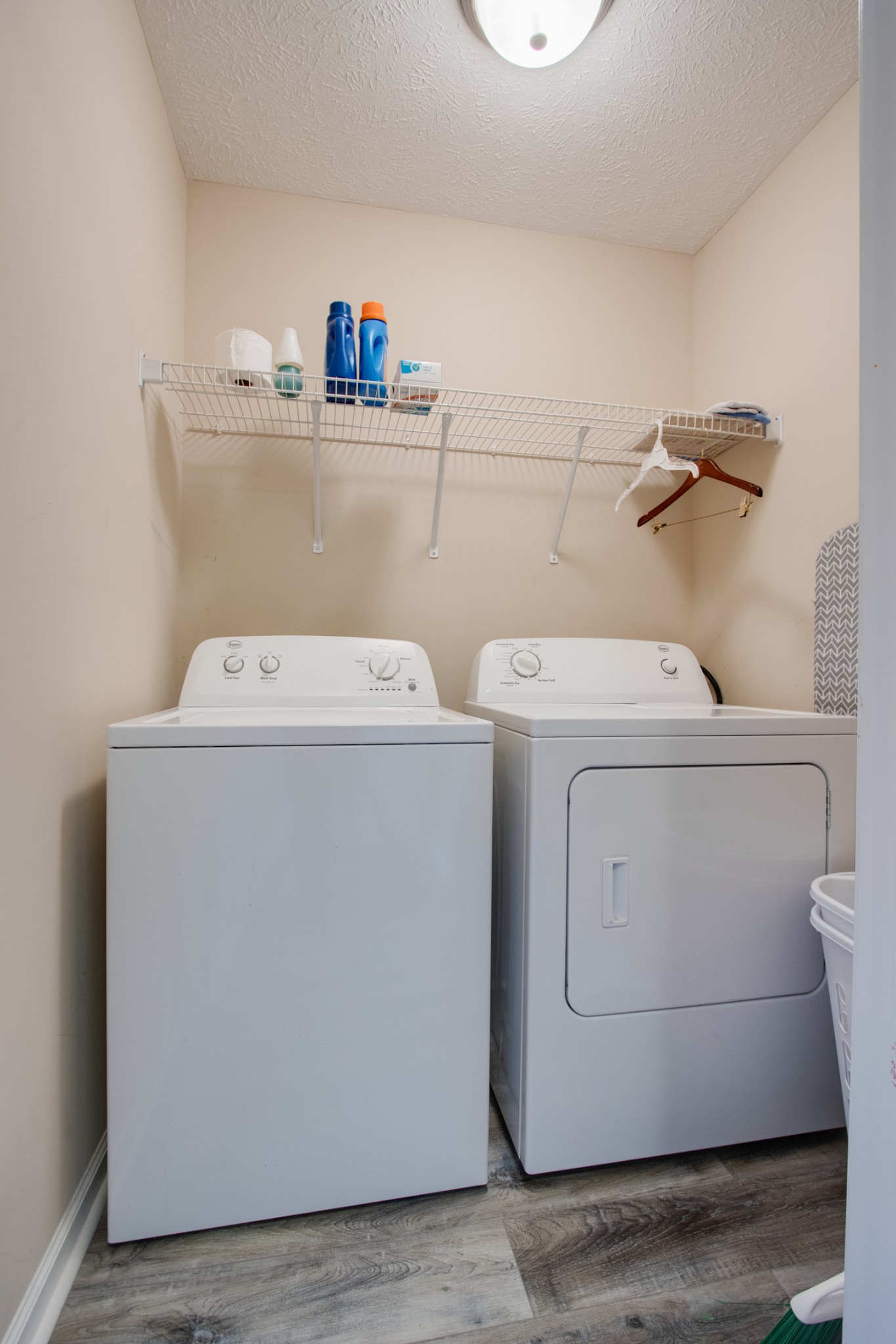 977 Woodall Road Lebanon, TN 37090 - Photo 17 of 32 a utility room with dryer and washer