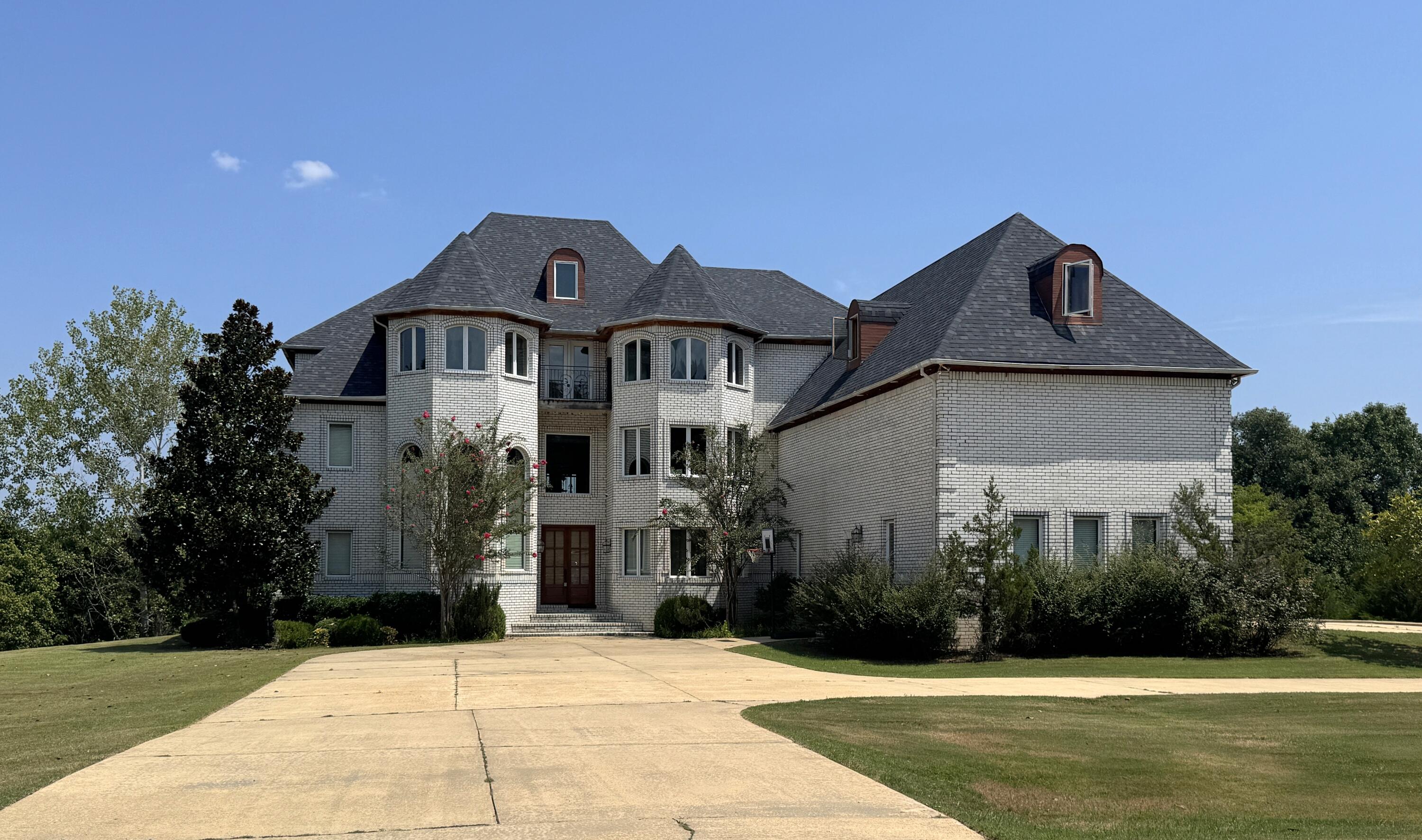 186 Ridgelake Drive Tupelo, MS 38801 - Photo 1 of 67 Gallery Image 1