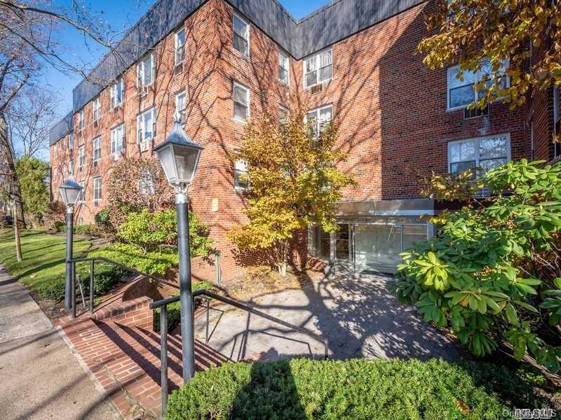 195 South Middle Neck Road, Unit 3A Great Neck, NY 11021 - Photo 1 of 1