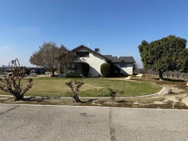 $2,400 | 7595 South Peach Avenue, Fowler, CA 93625