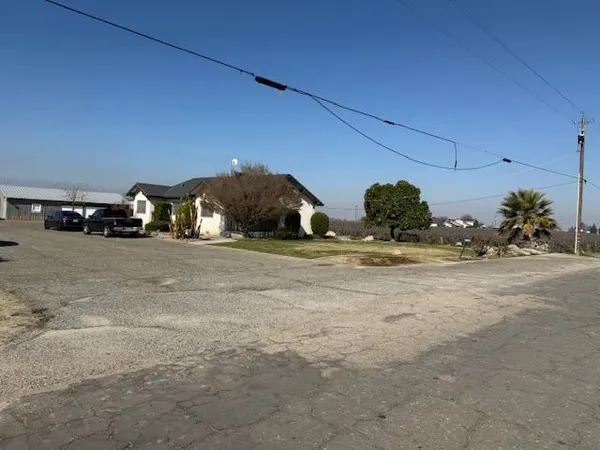 $2,400 | 7595 South Peach Avenue, Fowler, CA 93625