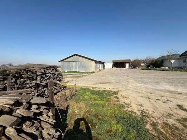 $2,400 | 7595 South Peach Avenue, Fowler, CA 93625