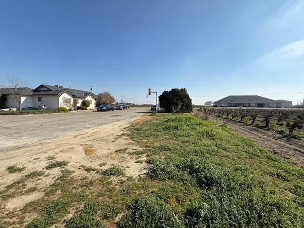 $2,400 | 7595 South Peach Avenue, Fowler, CA 93625