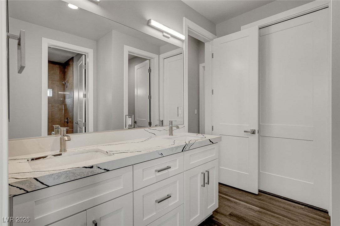 6503 Adrian Ridge Las Vegas, NV 89149 - Photo 40 of 59 Upstairs Secondary Bathroom