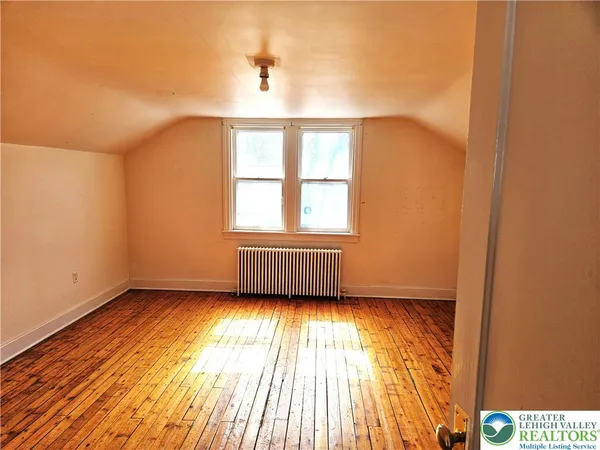 $2,250 | 221 East Prospect Street, Nazareth, PA 18064