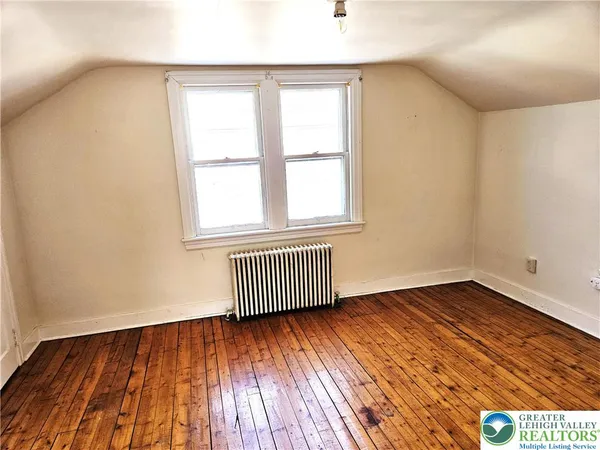 $2,250 | 221 East Prospect Street, Nazareth, PA 18064