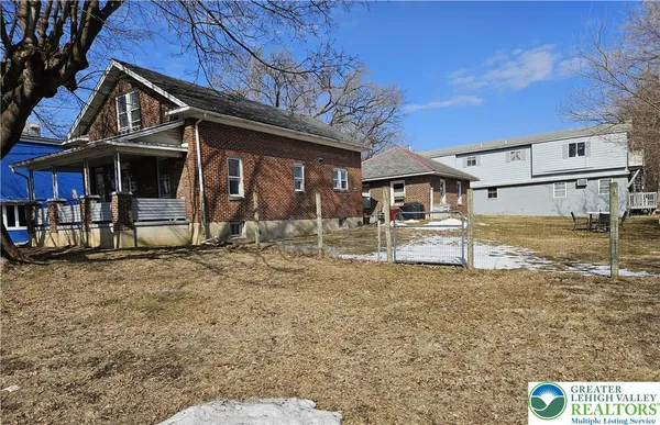 $2,250 | 221 East Prospect Street, Nazareth, PA 18064