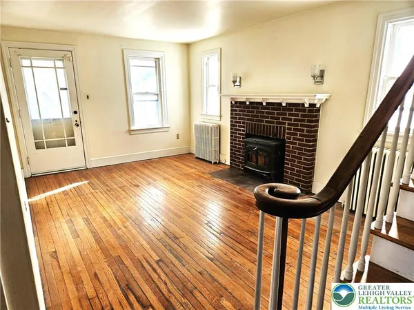 $2,250 | 221 East Prospect Street, Nazareth, PA 18064