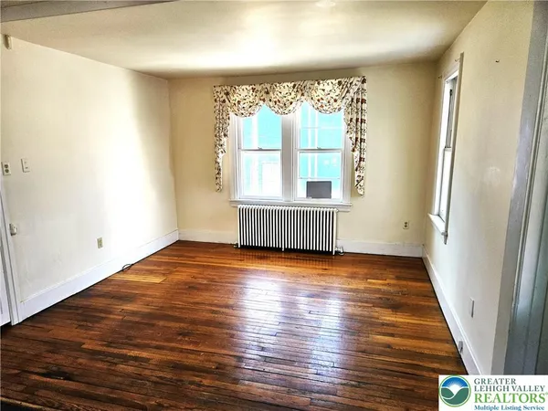 $2,250 | 221 East Prospect Street, Nazareth, PA 18064