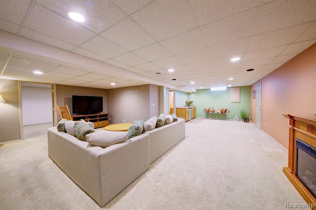 781 Sandalwood Road Canton, MI 48188 - Photo 30 of 35 Gallery Image 30