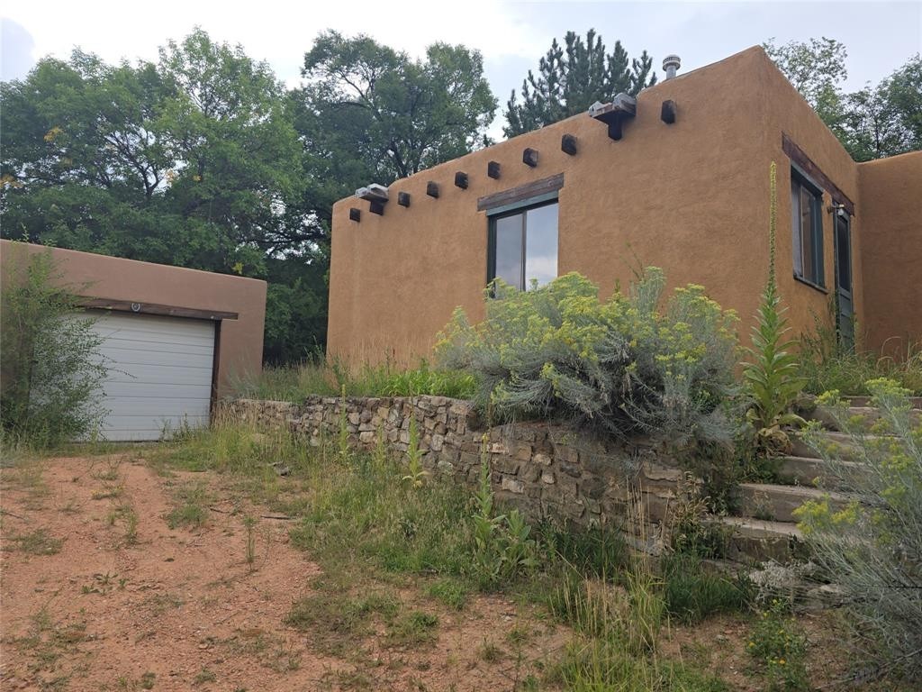 1710 Upper Canyon Road Santa Fe, NM 87501 - Photo 2 of 21