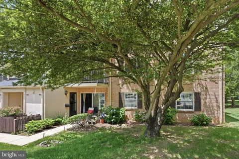 $325,000 | 107 Old Forge Crossing, Unit 107, Devon, PA 19333