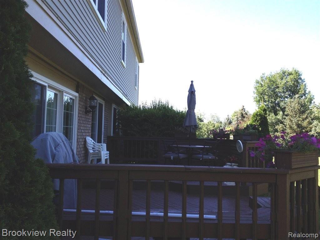 1300 Harvard Drive Rochester, MI 48307 - Photo 25 of 26 deck