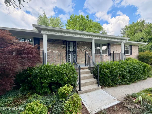 $450,000 | 6612 Hummer Lane Northwest, Knoxville, TN 37912