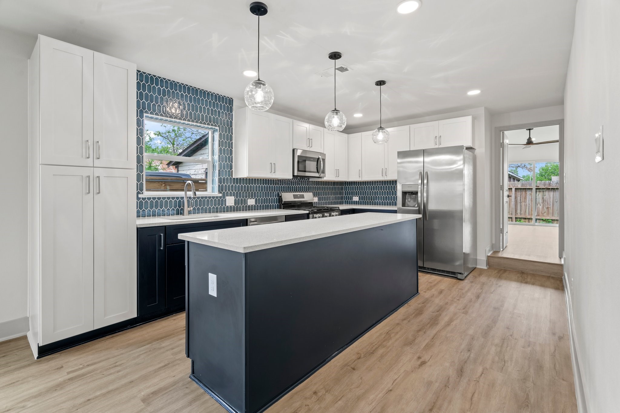 1009 Genova Street Houston, TX 77009 - Photo 12 of 36