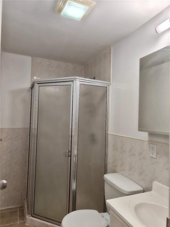 82 Lantern Road Hicksville, NY 11801 - Photo 20 of 28