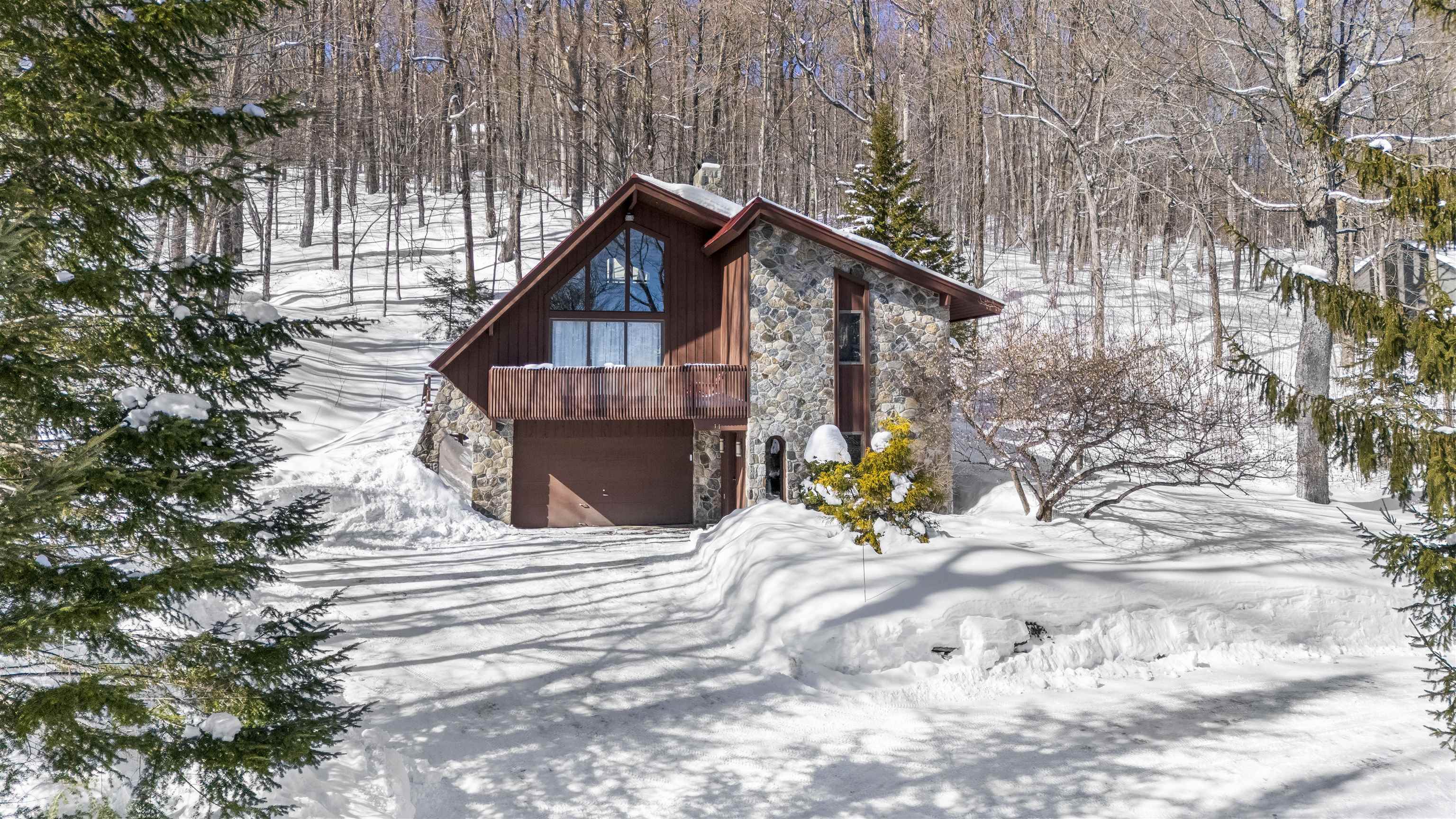 11 Roundtree Road Winhall, VT 05340 - Photo 2 of 43